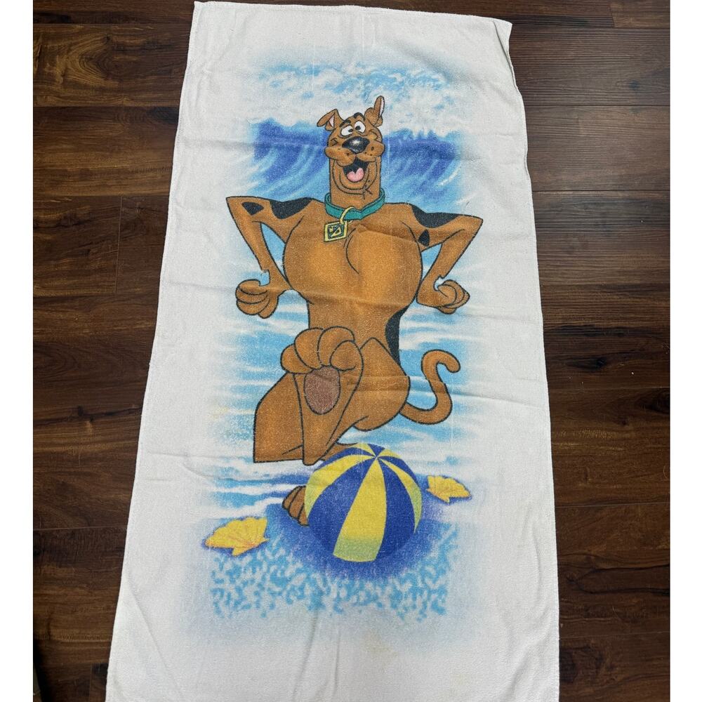 Vintage Scooby Doo Beach Towel 26x50 Cartoon Dog Pool Bath Well Loved Retro